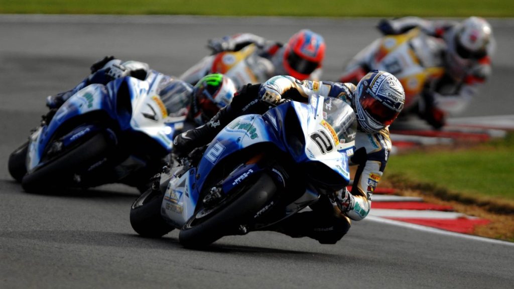 2 die as British Supersport race first lap becomes dead man’s curve