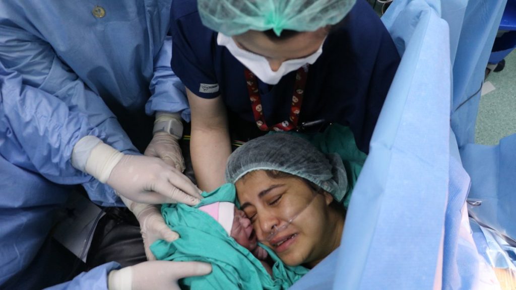 Istanbul woman becomes Türkiye’s first lung transplant-recipient mom