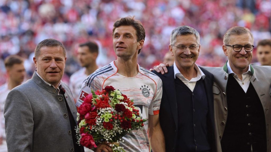 ‘Let us play!’: Bayern fans give Thomas Muller send-off to remember