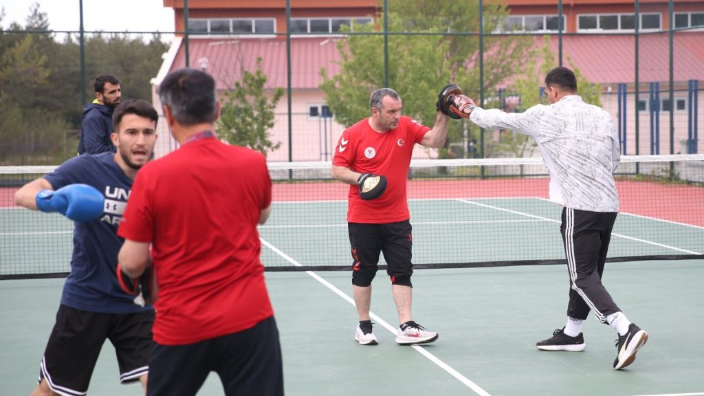 Turkish men’s boxing team set to punch for success in Poland