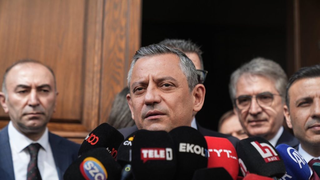 CHP chair calls for legal framework for PKK disbandment process