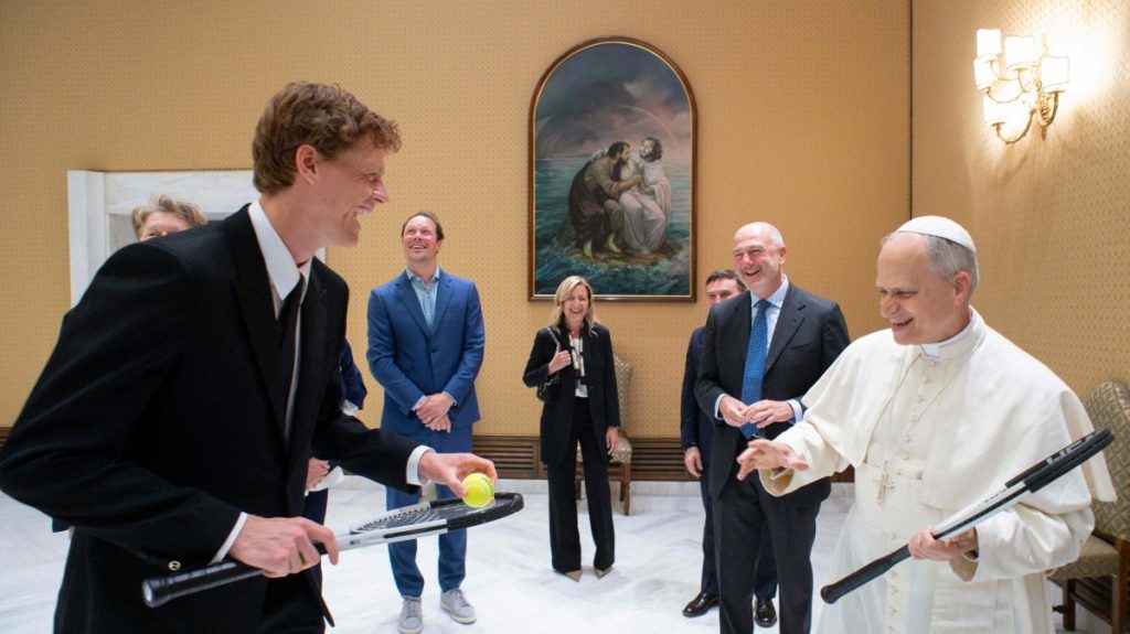 Pope Leo makes peace with world No. 1 Sinner on Italian Open off day