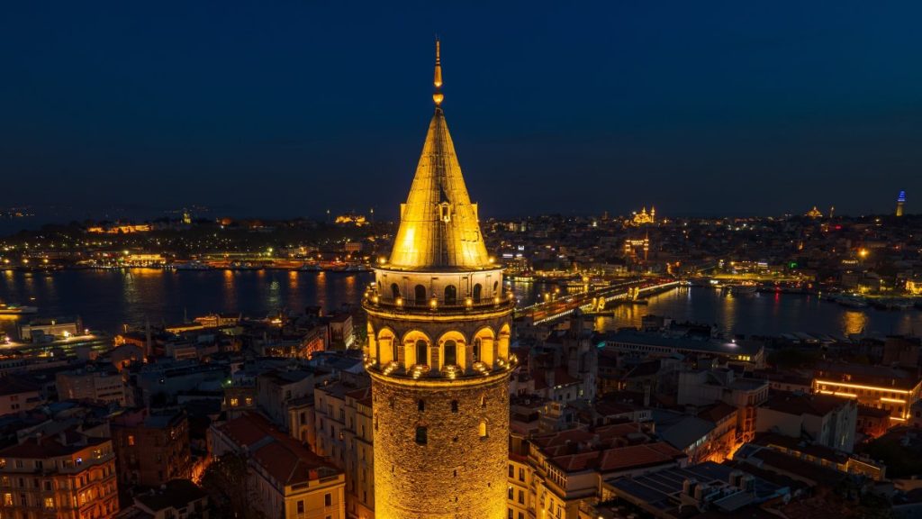 Culture Ministry opens 27 museums for night visits across Türkiye