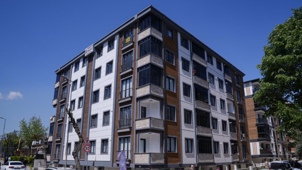 Türkiye boosts earthquake safety with housing support in Istanbul