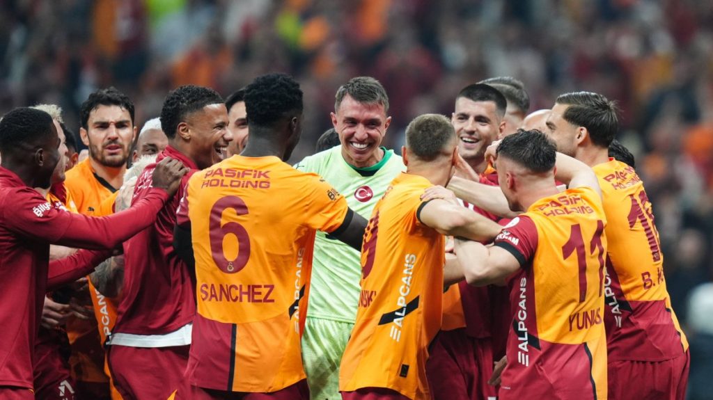 Erdoğan hails Galatasaray’s historic 5-star Süper Lig title glory