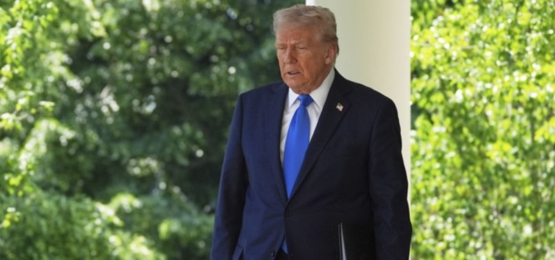 Judge blocks Trump’s use of wartime law for deportations